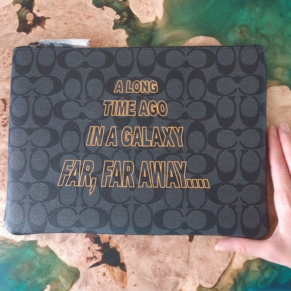 SOLD! Star wars x Coach large pouch NWT - Picture 4 of 8